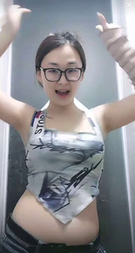 奔放的女士扭动小蛮腰