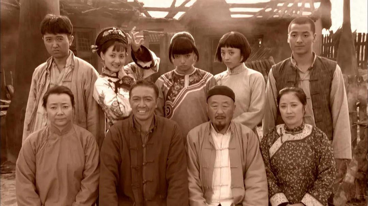 今晚首播！CCTV8又一年代大剧开播！接档《利剑玫瑰》，收视要爆