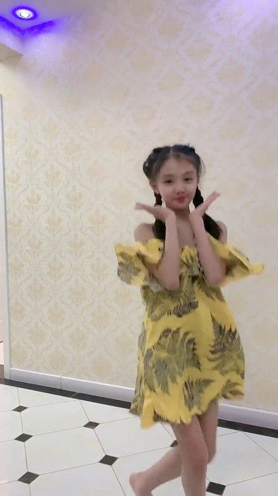 小美女跳舞系列3799