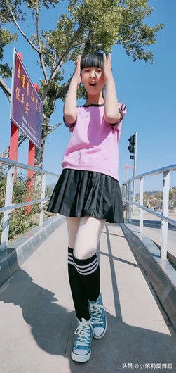 小美女跳舞系列7768