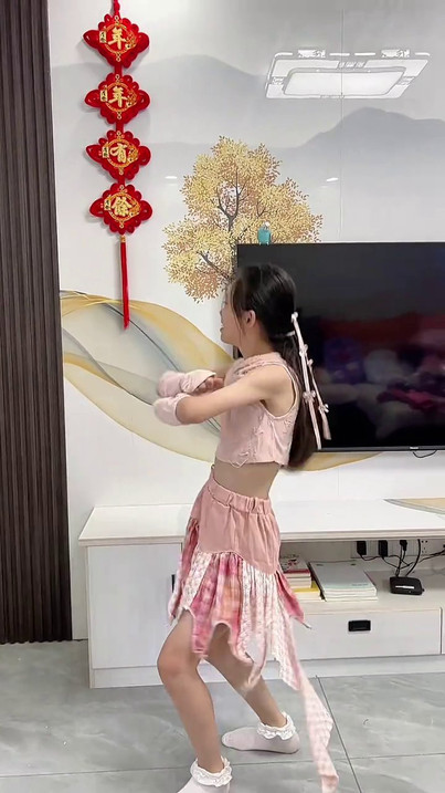 浅跳一下 #爱跳舞的小姑娘