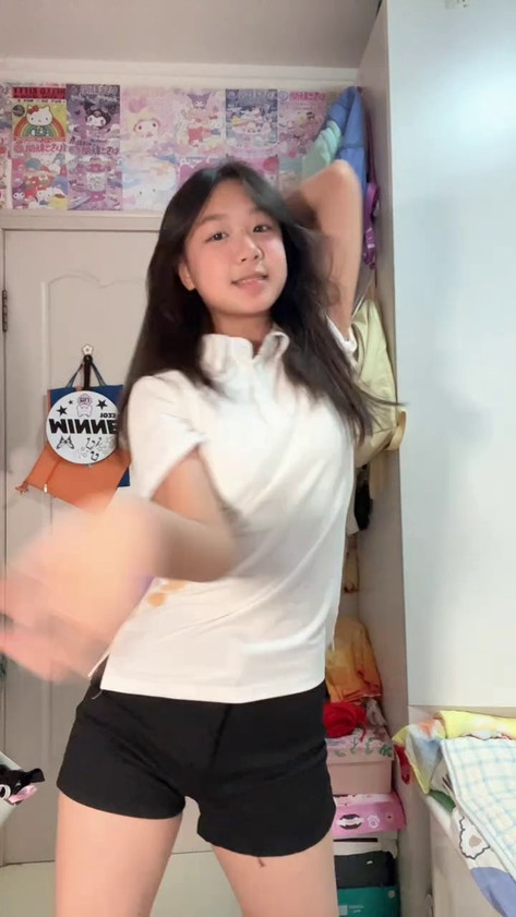 小美女跳舞1