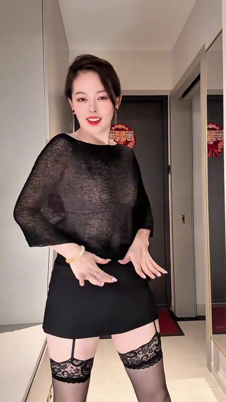 少妇，莉莉，黑丝，睡衣，慢摇,性感